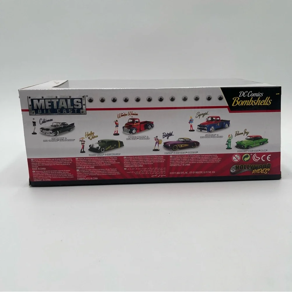 DC Comics Bombshells CATWOMAN & 1959 CADILLAC Coupe Deville Metals Die Cast NEW - Picture 9 of 12